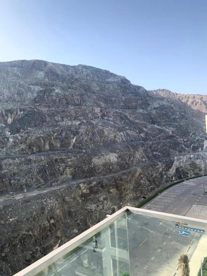 Ocean Mountain View Apartment At The Address Fujairah Exterior foto